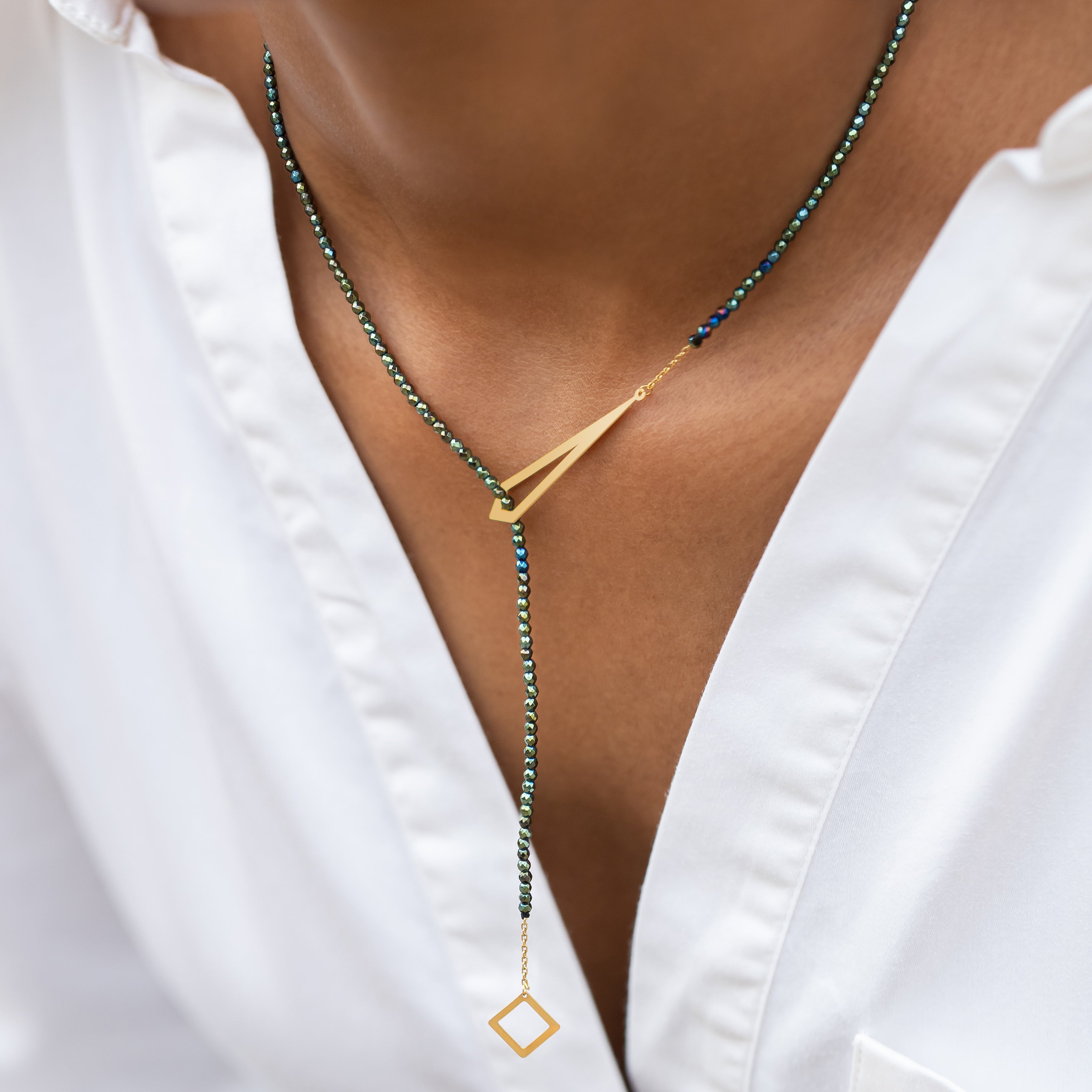 CHIC NECKLACE