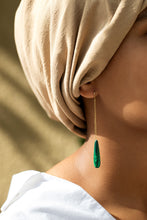Laden Sie das Bild in den Galerie-Viewer, MALACHITE DROPS
