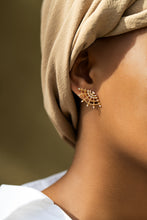 Laden Sie das Bild in den Galerie-Viewer, SPIDER EARRING
